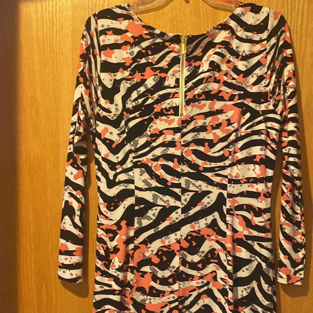 Dress - Picture 6 of 7